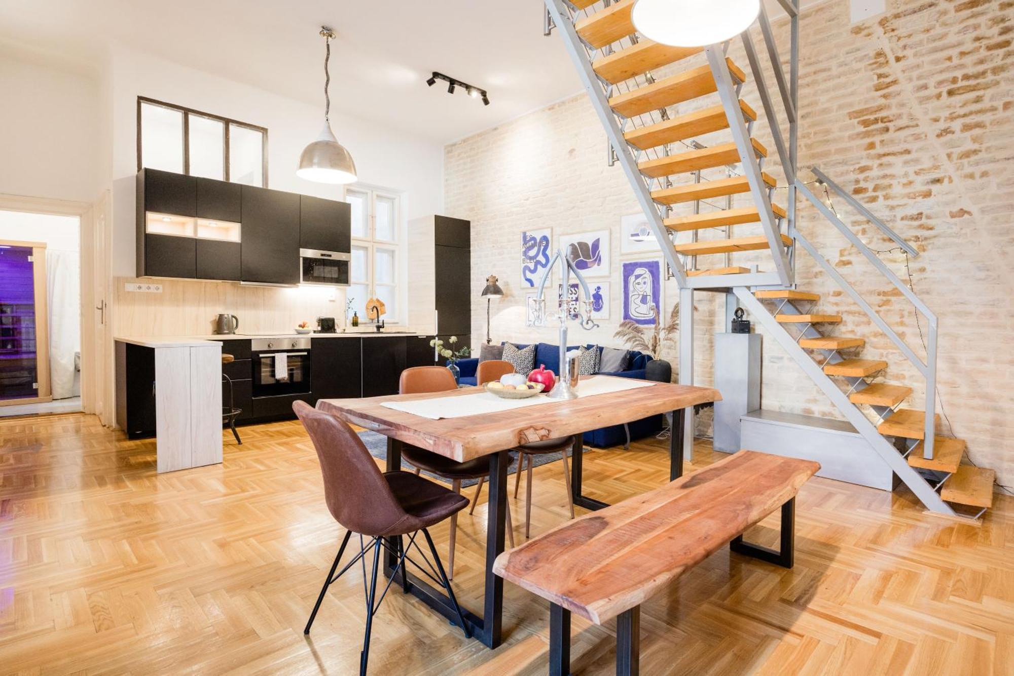 Apartment Hidden Gem Penthouse Sauna & Jacuzzi-heart Of