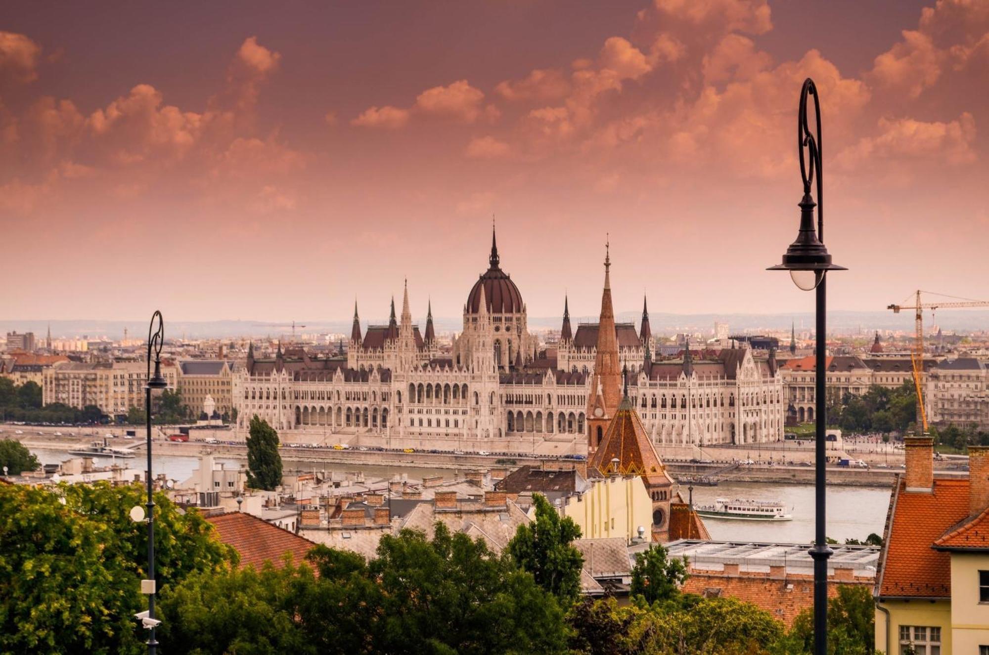 Apartament Hidden Gem Penthouse Sauna & Jacuzzi-heart Of Budapeszt