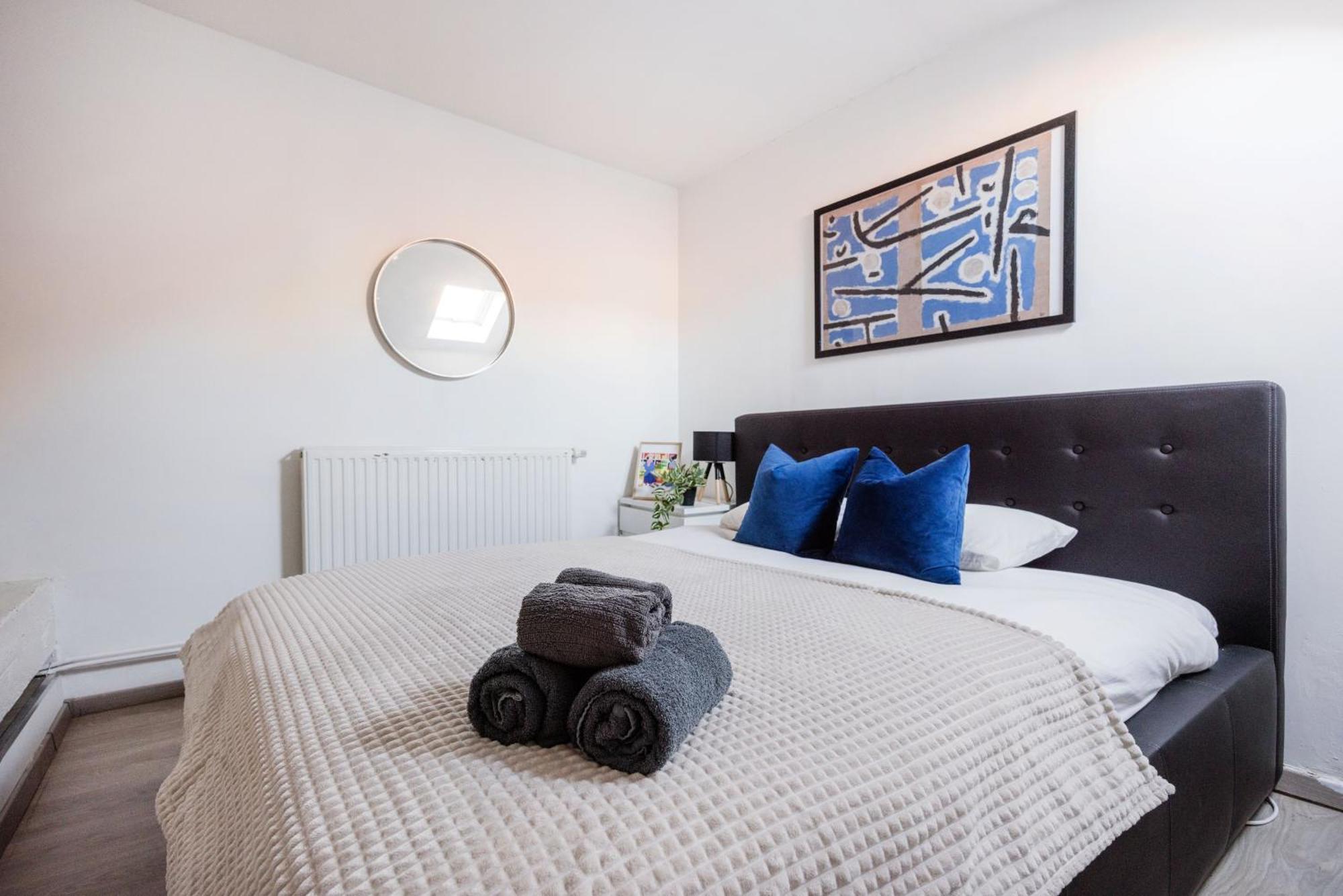 Apartament Hidden Gem Penthouse Sauna & Jacuzzi-heart Of *